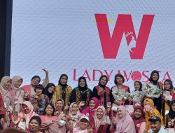 Siti Aisah Raih Lady Woman Online Community Indonesia ‘Wosca’ Tahun 2022