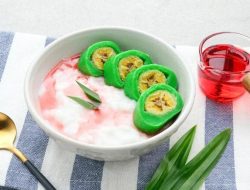 Es Pisang Ijo Khas Sulawesi, Segernya Nagih!
