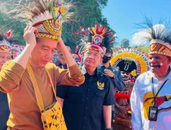 Kedatangan Presiden Joko Widodo di Papua, Disambut Lagu Yamko Rambe Yamko.