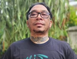 Jonathan Ayah David Korban Penganiayaan, Menolak Damai.