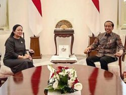 Puan Maharani Bertemu dengan Presiden Joko Widodo di Istana Merdeka, Jakarta.