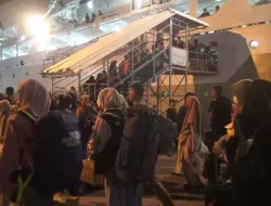 Puluhan Ribu Pemudik Memadati Pelabuhan Makassar Untuk Tujuan Surabaya
