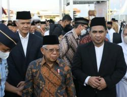 Gubernur Jawa Tengah Ganjar Pranowo Komitmen Kembangkan Ekonomi Keuangan Dan Pelayanan Kesehatan Syariah.