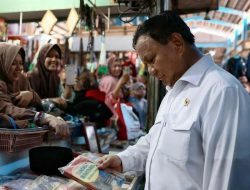 Hasil Simulasi Tiga Calon Presiden, Prabowo Menjadi Pemimpin dengan Elektabilitas Tertinggi Sebesar 30,3 Persen.