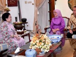 Presiden Joko Widodo Dan Ibu Iriana Berkunjung Ke Rumah Megawati Soekarnoputri