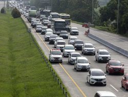 Jumlah Kendaraan Meningkat, One Way Diperpanjang Hingga Rabu Pukul 12.00 WIB