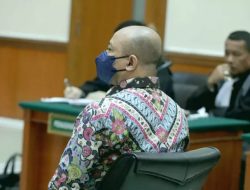 Teddy Minahasa Lolos Dari Hukuman Mati