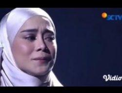 Lesti Kejora Nampak Meneteskan Air Mata Saat Tampil Di Panggung SCTV Award