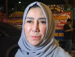 Buntut Nge Like Postingan Ayu Ting Ting, Mama Amy Berkelit “Hp Sering Dipinjam Cucu”