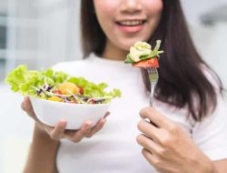 Tips Hilangkan Bau Badan Dengan 3 Jenis Makanan, Termasuk Sayuran Hijau