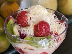 Yuk Bikin Salad Buah, Selain Bergizi, Pasti Enak Dan Lezat! Simak Resepnya Ya!