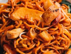 Hari Minggu Paling Pas Bikin Mie Goreng Malaysia Yang Lagi Booming, Ini Resepnya!