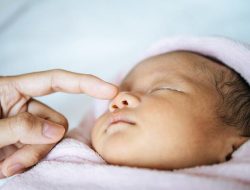 Cara Mengatasi Hidung Tersumbat pada Bayi