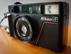 Simak Spek Nikon L35AF, Kamera Kompak 35mm dengan Lensa Cerdas dan Desain Retro!