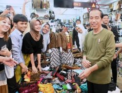 Presiden Joko Widodo Menikmati Liburan di Yogyakarta dengan Berkunjung ke Jalan Malioboro