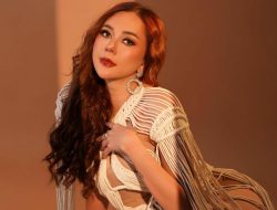 Aura Kasih Bergaya ala Moana, Netizen: Cantik dan Eksotis!