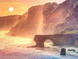 Wisata Pantai Bawana Sumba, Surga Tersembunyi dengan Tebing Bolong