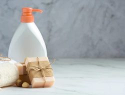 Perbandingan Sabun Cair dan Sabun Batang, Mana yang Lebih Sehat?