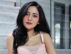 Rachel Venya Dihujat Netizen Gegara Unggah Foto Pakai Baju Adat Bali Kelewat Sexy !