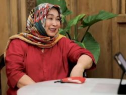 Artis Senior Jenny Rachman Dijemput Paksa Oleh Polisi? Diduga Kabur Keluar Kota !