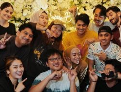 Berikan Surprise Dan Kado Saat Lesti Kejora Ulang Tahun, Rizky Billar Malah Kena Cibir Nitizen !