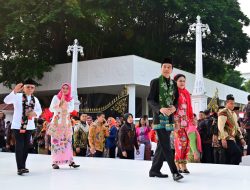 Presiden Jokowi Buka Istana Berkebaya, Ajak Masyarakat Cintai Kebaya sebagai Karakter Bangsa