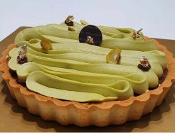 Pistachios Chocolate Tart, Kue Cokelat dengan Taburan Kacang Pistachio yang Renyah