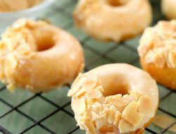 Bikin Resep Donat Almond, Camilan yang Cocok untuk Malam Minggu