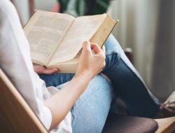 Membangun Minat Membaca Buku untuk Pengembangan Diri