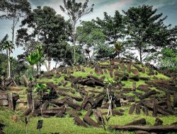 Mitos dan Misteri Gunung Padang, Situs Megalitikum Tertua di Dunia