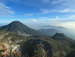 Mitos Gunung Gede Pangrango: Pesona Alam dan Misteri yang Menantang