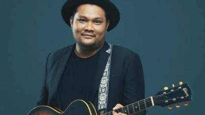 Terciduk Menangis saat Nyanyi Diatas Panggung Didepan Putrinya, Virgoun Bikin Haru Penonton !