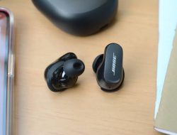 Bose QuietComfort Ultra Earbuds, Telinga Nirkabel dengan Suara Imersif dan Batalan Bising Terbaik