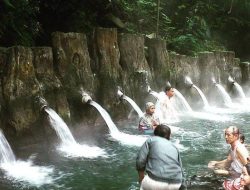 Mitos dan Legenda Guci, Destinasi Wisata Penuh Berkah di Kabupaten Tegal