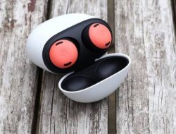 Google Pixel Buds Pro, Earbuds Nirkabel dengan Suara Imersif yang Menyesuaikan Diri dengan Anda