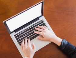 Tips Mudah Mengambil Tangkapan Layar di PC Windows: Snipping Tool, Snip & Sketch, Print Screen, dan OneDrive