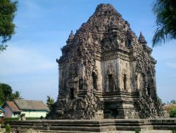 Mitos Menarik Candi Kalasan, Candi Budha Tertua di Yogyakarta yang Penuh Misteri