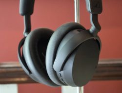 Sennheiser Accentum, Headphone Nirkabel dengan Baterai Tahan 50 Jam!