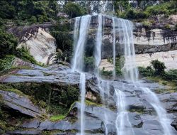 Wisata Air Terjun Terinting: Pesona Alam di Atas Awan Kalimantan Barat