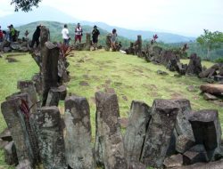 Mitos Gunung Padang: Jejak Petilasan Prabu Siliwangi yang Memikat Wisatawan Spiritual
