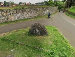 Mitos Batu Hitam di Sukabumi: Kisah Misteri di Pertigaan Jalan