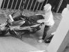Lagi Sholat Subuh Berjamaah Motor Raib Dibawa Kabur Sepasang Kekasih di Depok, Terekam Kamera CCTV!