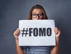 Apa Itu FOMO? Makna, Dampak, dan Cara Mengatasinya