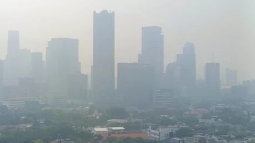 BMKG Sebut Asap Karhutla Mulai Menjauh dari Jabodetabek, Warga Tetap Diminta Waspada